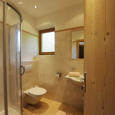 Vizensn Living Guest house